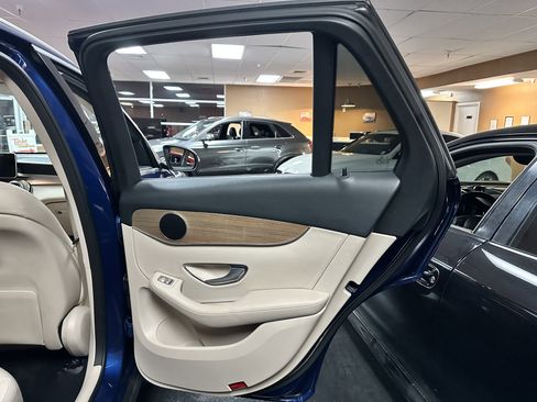 Used 2018 Mercedes-Benz GLC 300 image 28