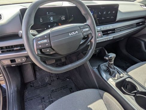 Used 2025 Kia K4 LXS image 14