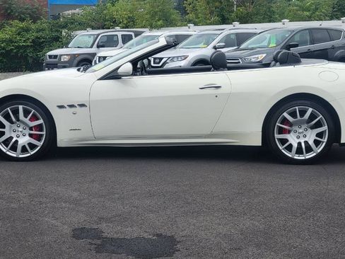 Used 2017 Maserati GranTurismo Convertible RWD image 16