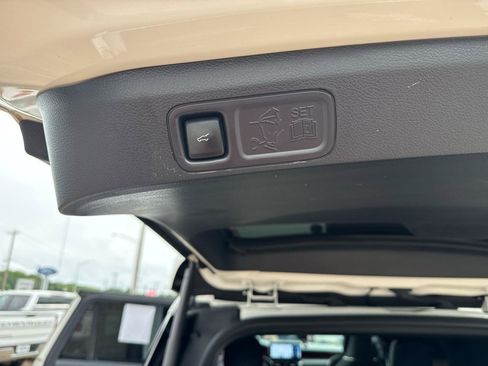 Used 2023 Lincoln Navigator Reserve AWD/4WD image 42