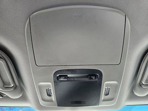 Used 2018 Toyota Camry LE image 20