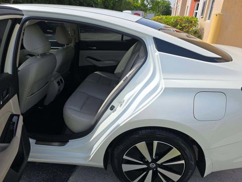 Used 2020 Nissan Altima 2.5 SL FWD image 6