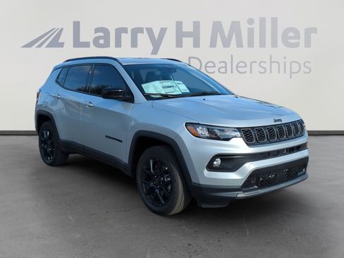 New 2026 Jeep Compass Latitude AWD/4WD image 4