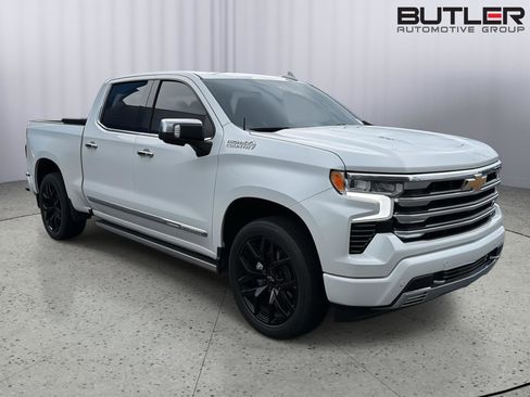 Used 2024 Chevrolet Silverado 1500 High Country AWD/4WD image 8