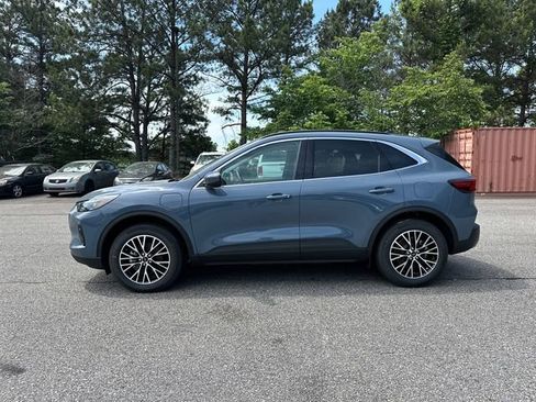 New 2025 Ford Escape SE w/ PHEV Premium Package FWD image 4