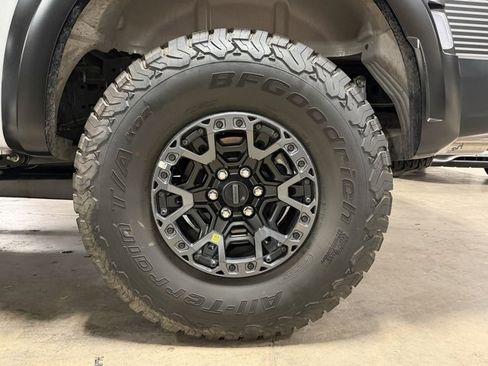 Used 2025 Ford F150 Raptor w/ Equipment Group 803A Raptor R image 10