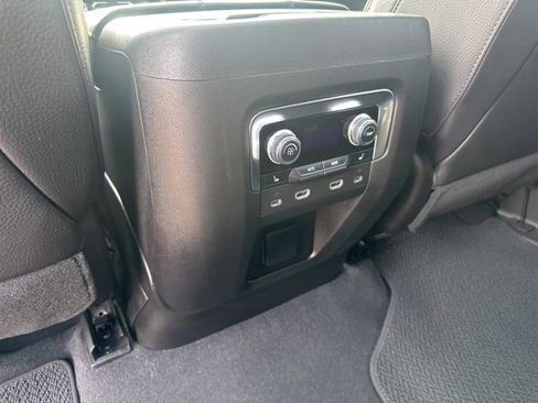 Used 2023 GMC Yukon Denali w/ Denali Reserve Package image 28