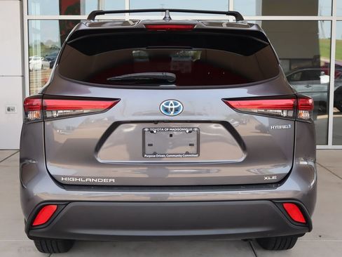 Used 2022 Toyota Highlander XLE FWD image 7