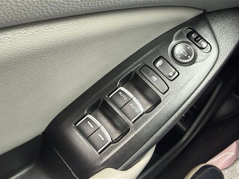 Used 2019 Honda Accord EX image 18