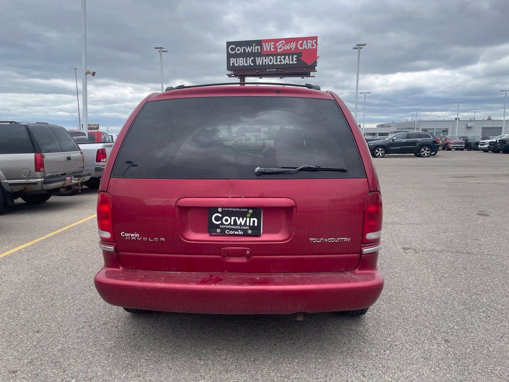 Used 1997 Chrysler Town & Country SX FWD image 11