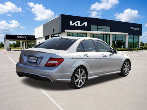 Used 2014 Mercedes-Benz C 250 Sedan image 5