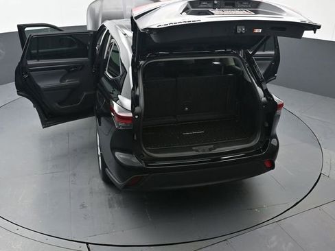 Certified 2025 Toyota Highlander LE image 52