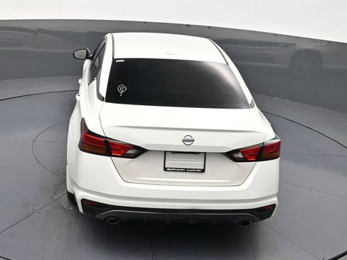 Used 2019 Nissan Altima 2.5 SR FWD image 14