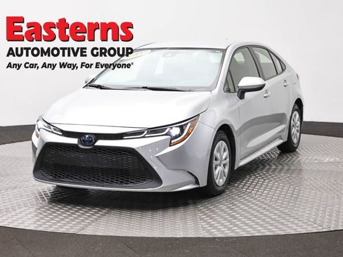 Used 2022 Toyota Corolla LE FWD image 1