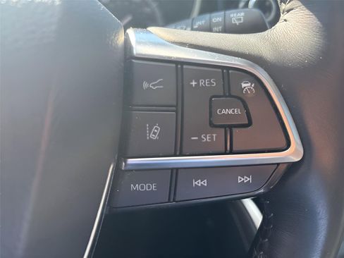 Used 2020 Toyota Highlander Limited AWD/4WD image 22
