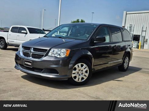 Used 2019 Dodge Grand Caravan SE w/ UConnect Hands-Free Group FWD image 1