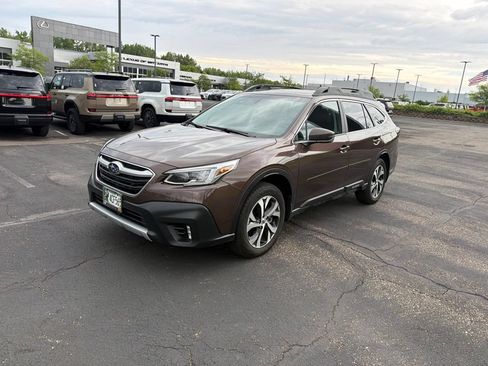 Used 2021 Subaru Outback Limited w/ Popular Package #2 AWD/4WD image 4