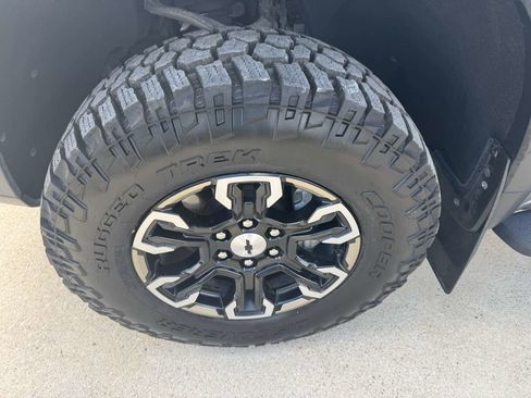 Used 2023 Chevrolet Silverado 1500 ZR2 AWD/4WD image 33