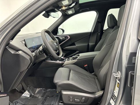 Used 2025 BMW X3 xDrive30i w/ Convenience Package image 25