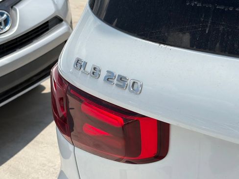 Used 2025 Mercedes-Benz GLB 250 image 4