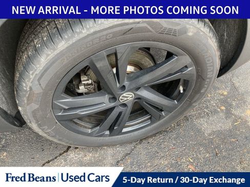 Certified 2025 Volkswagen Atlas Cross Sport SEL R-Line image 7