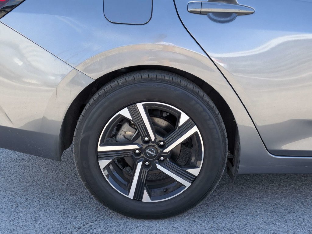 Used 2025 Nissan Sentra SV FWD image 9