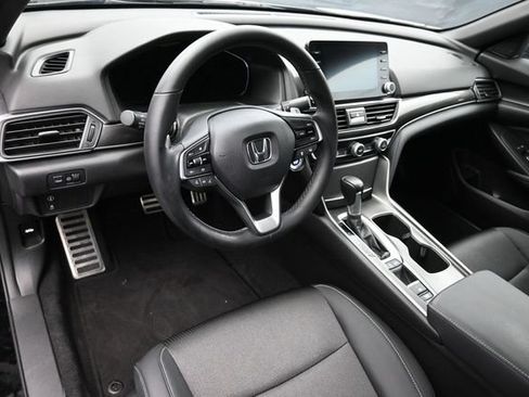 Used 2018 Honda Accord Sport image 19