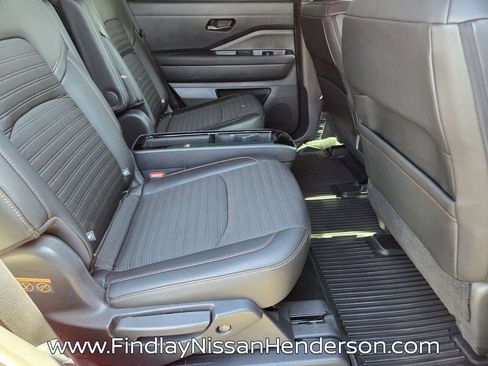 Used 2025 Nissan Pathfinder Rock Creek AWD/4WD image 16
