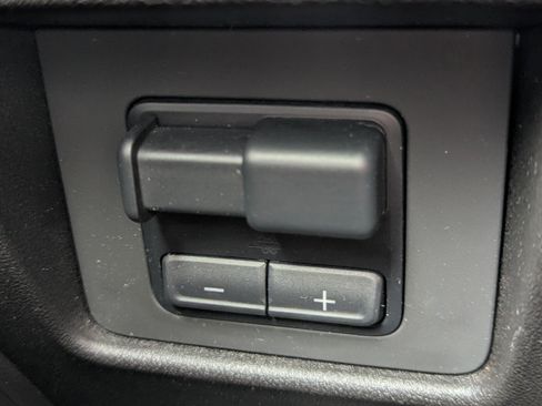 Used 2024 Chevrolet Colorado Trail Boss w/ Advanced Trailering Package AWD/4WD image 18
