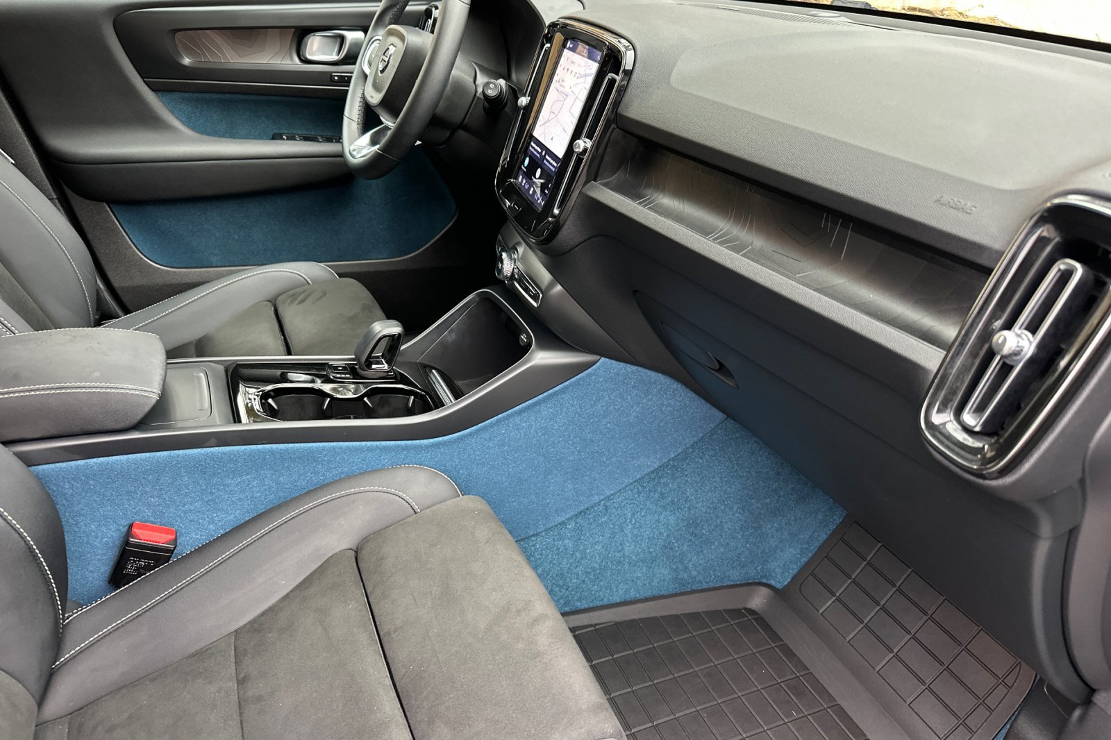 Certified 2023 Volvo XC40 Recharge Ultimate w/ Protection Package Premier AWD/4WD image 19