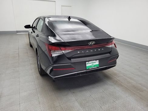Used 2024 Hyundai Elantra SEL FWD image 6