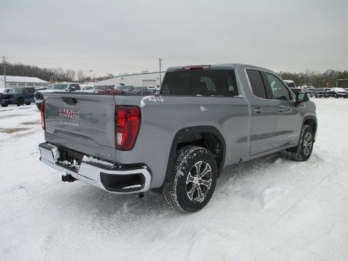 New 2026 GMC Sierra 1500 SLE image 5
