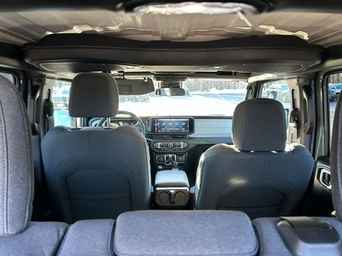 Used 2025 Jeep Wrangler Sport S image 49