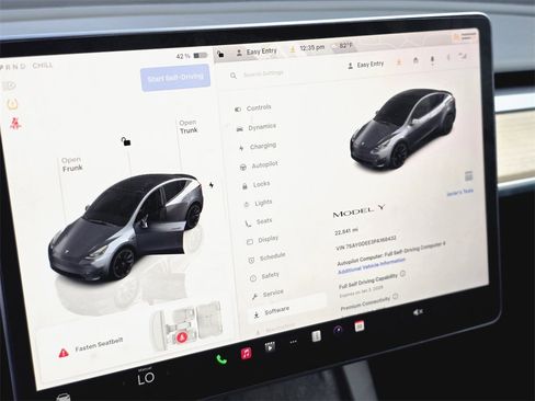 Used 2023 Tesla Model Y Long Range image 27