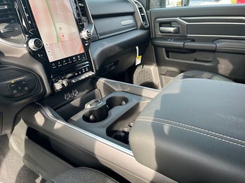 New 2026 RAM 2500 Big Horn AWD/4WD image 13