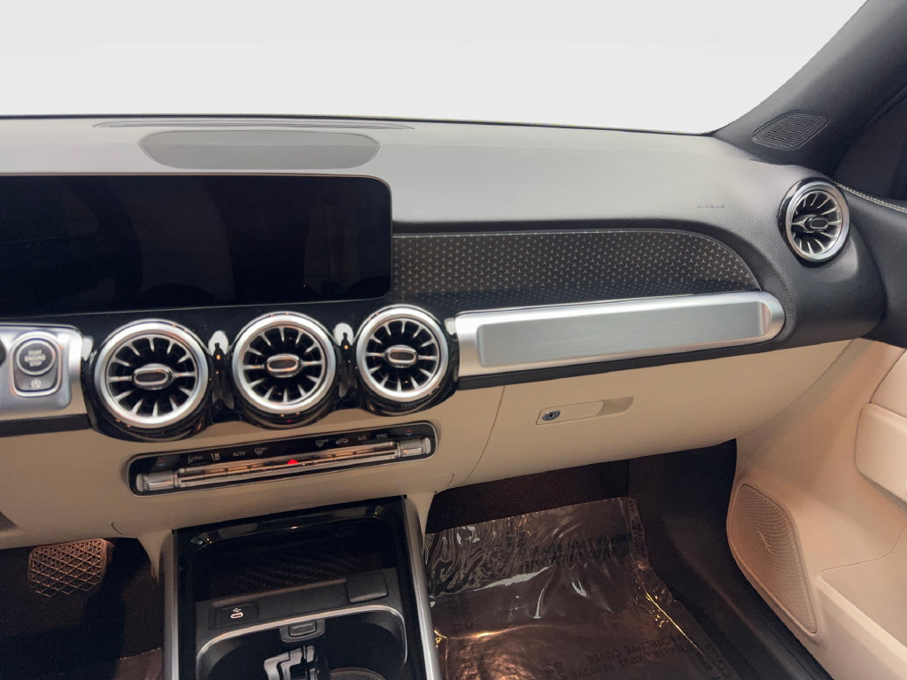 Used 2025 Mercedes-Benz GLB 250 w/ Exclusive Package image 53