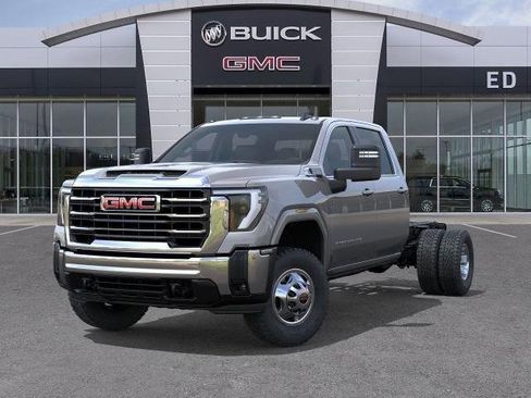 New 2026 GMC Sierra 3500 SLE image 6