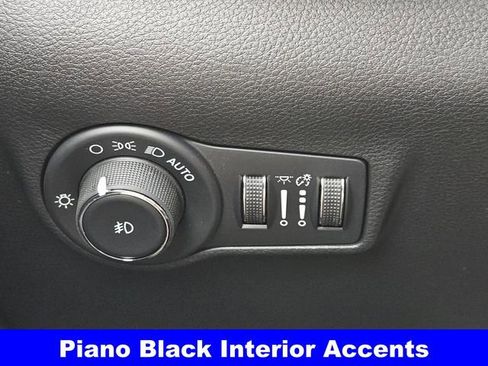 New 2026 Jeep Compass Latitude image 19