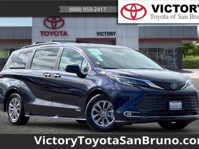 Certified 2021 Toyota Sienna XLE
