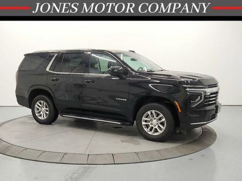Used 2025 Chevrolet Tahoe LT AWD/4WD image 1