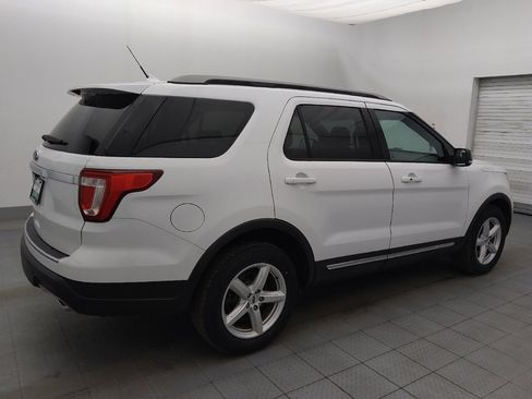 Used 2018 Ford Explorer XLT w/ Equipment Group 202A image 10
