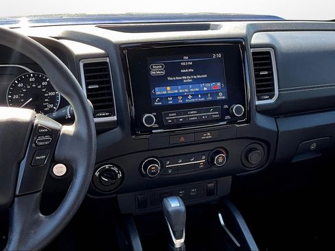 Used 2022 Nissan Frontier SV image 6