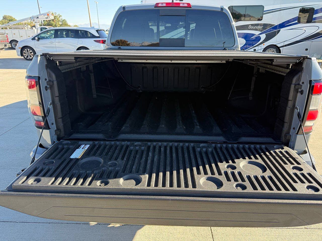 Used 2023 Nissan Frontier PRO-4X w/ Pro-4X Premium Package AWD/4WD image 12