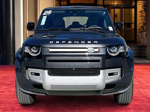 Used 2025 Land Rover Defender 110 S image 2