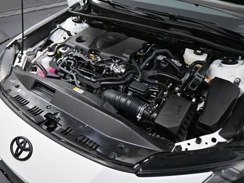 Used 2025 Toyota Camry SE w/ Convenience Package image 98