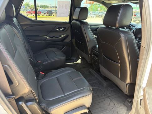 Used 2023 Chevrolet Traverse RS w/ LPO, Floor Liner Package FWD image 10