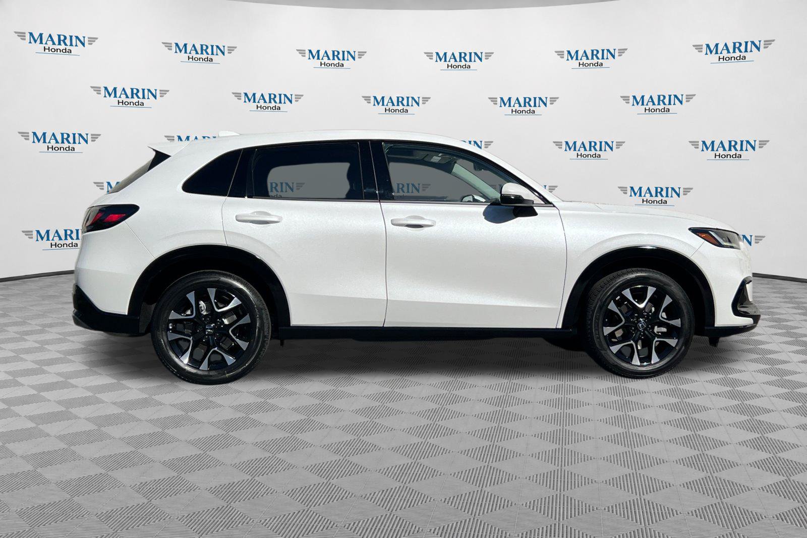 New 2027 Honda HR-V EX-L image 2
