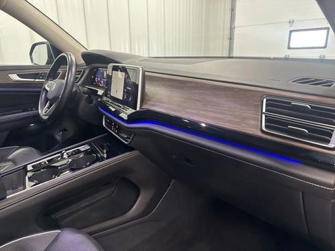 Used 2024 Volkswagen Atlas SEL Premium R-Line AWD/4WD image 24