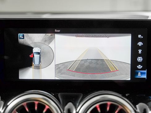 Certified 2023 Mercedes-Benz EQB 300 4MATIC image 18