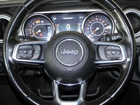 Used 2019 Jeep Wrangler Unlimited Sahara image 13